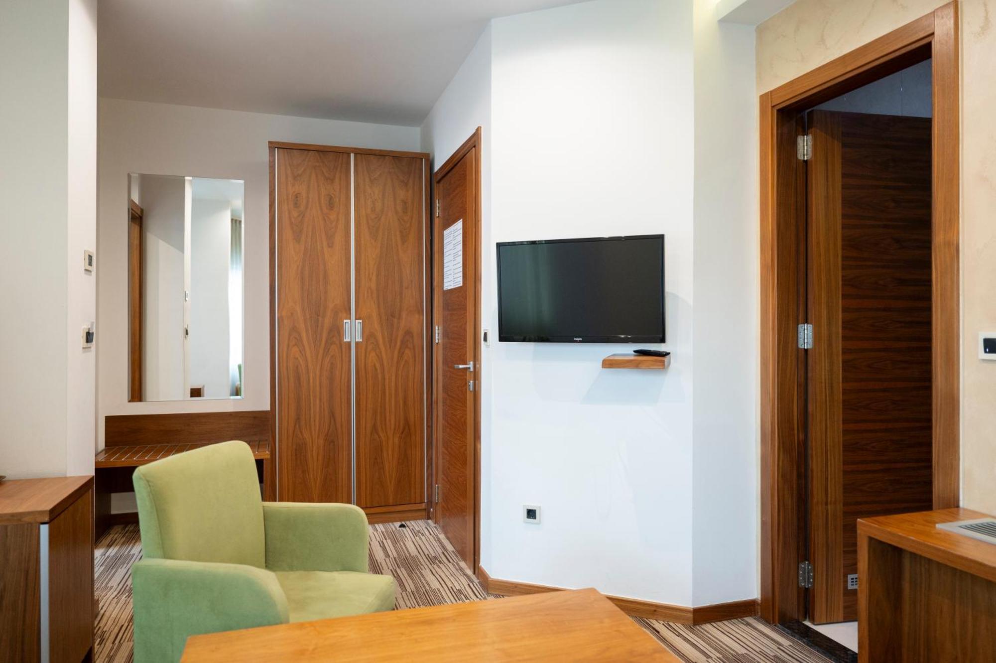 Bistrik Center 4*