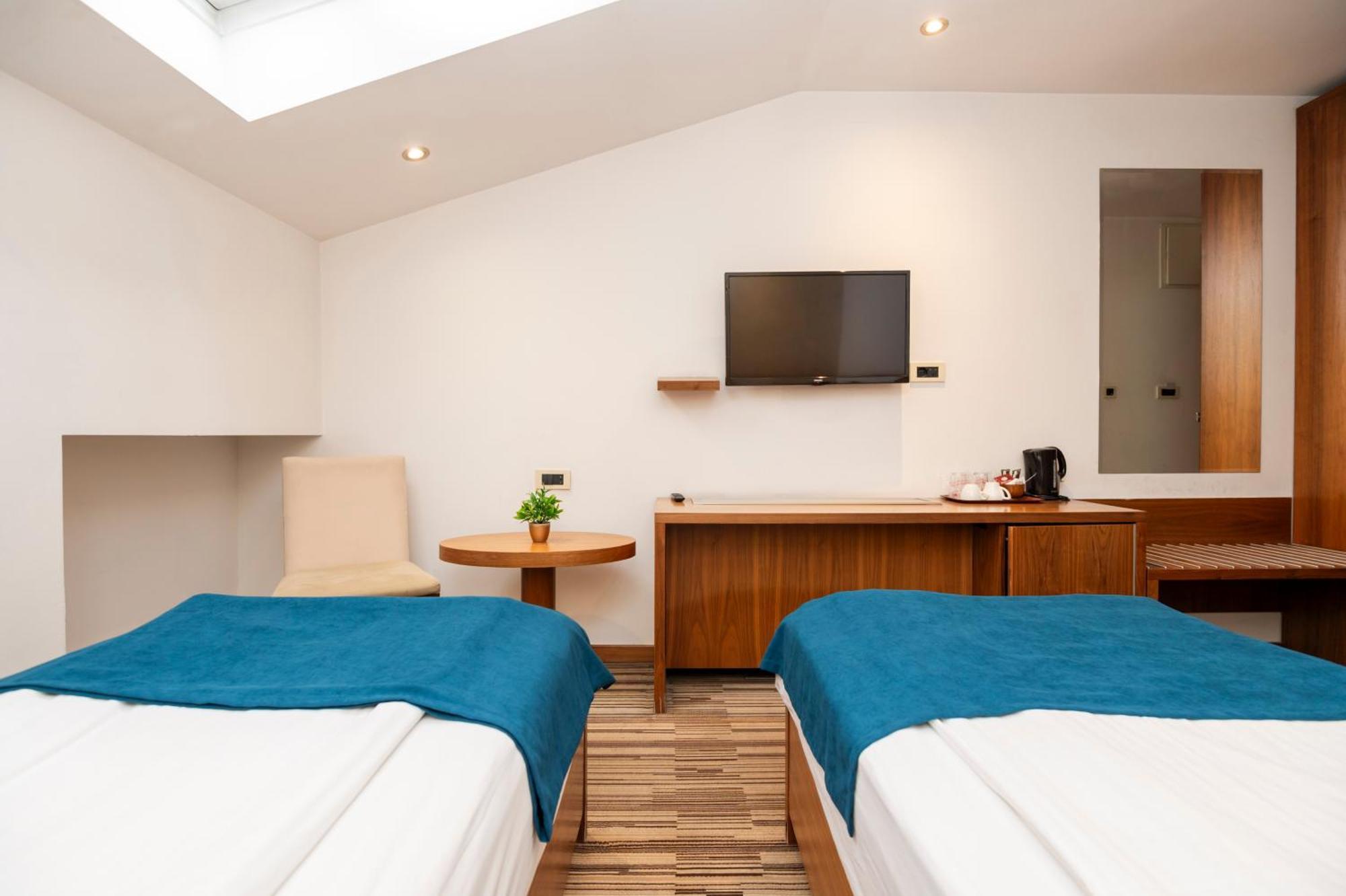 Hotel Bistrik Center 4*
