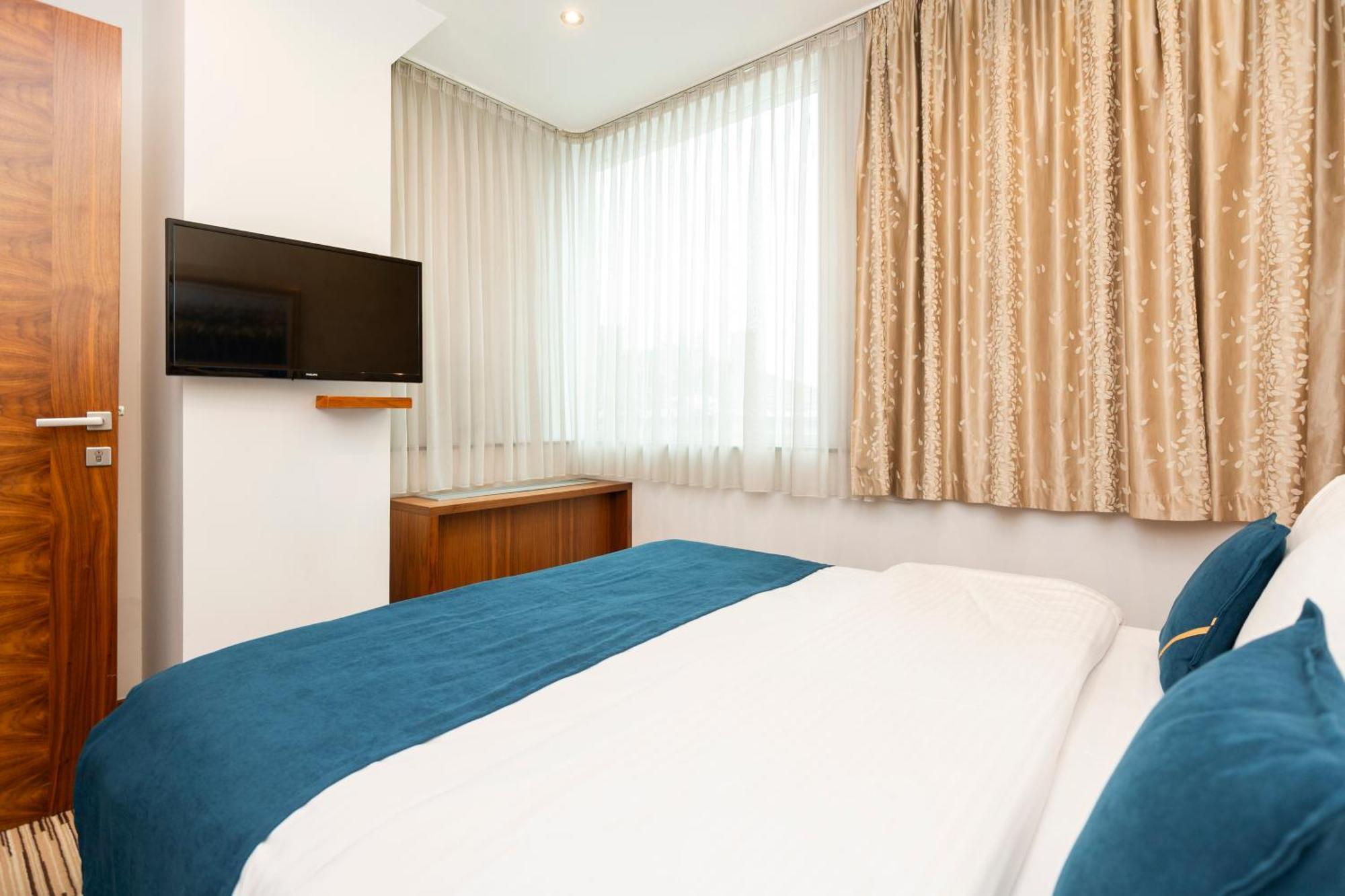 Bistrik Center 4*