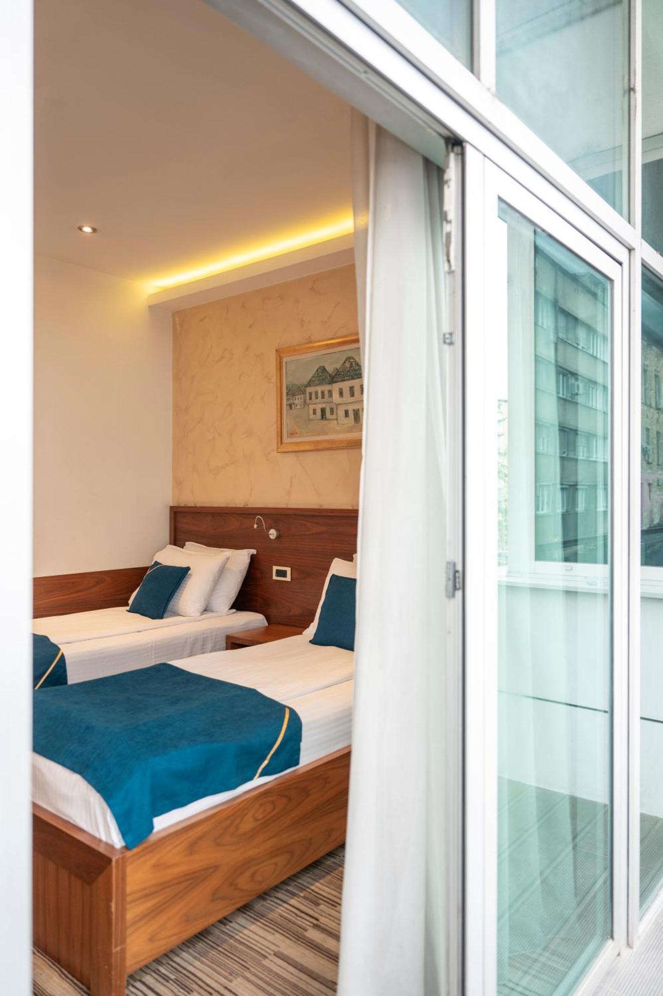 Bistrik Center 4*