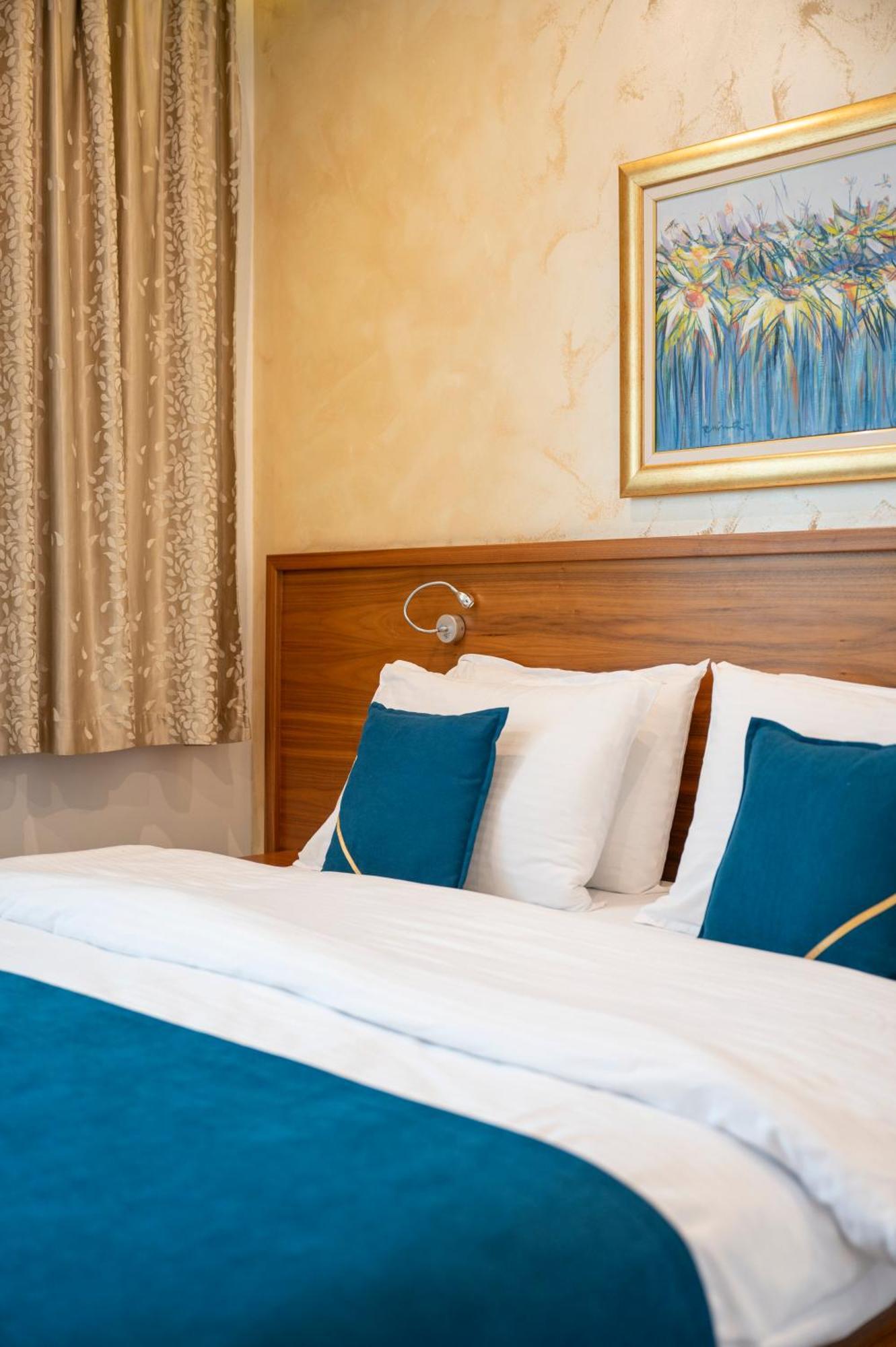 Bistrik Center Szálloda 4*