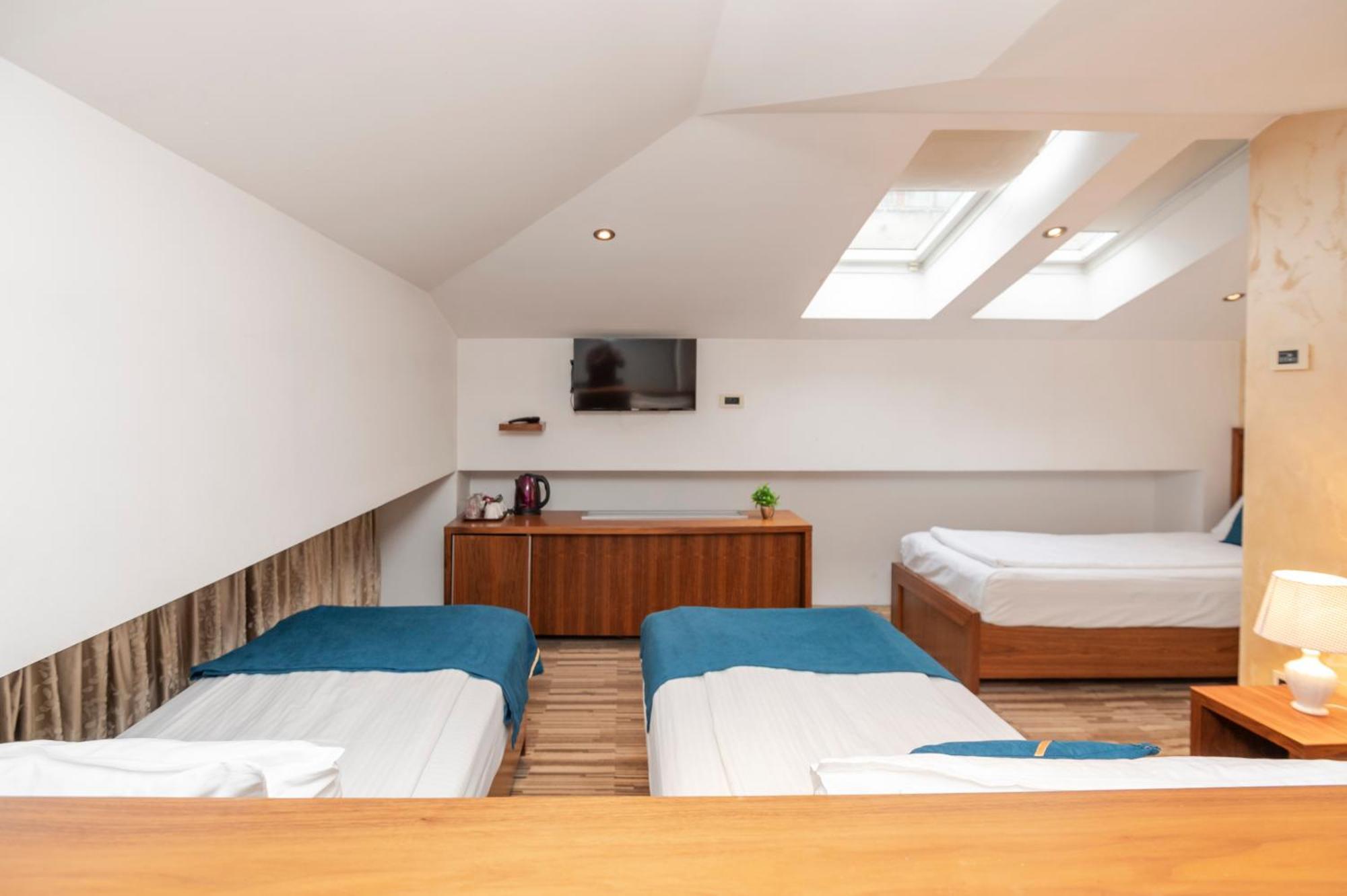 Bistrik Center 4*